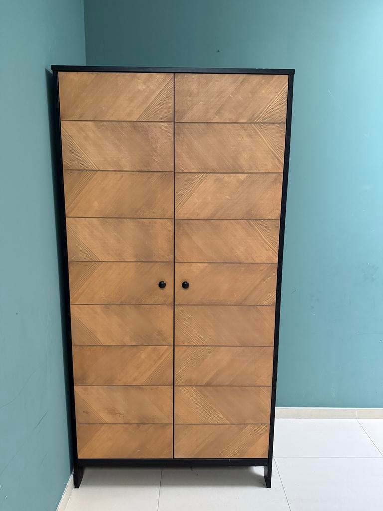 Zwart ledikant met commode en bijpassende kledingkast, Kinderen en Baby's, Ophalen, Gebruikt, 50 tot 70 cm, 100 cm of meer