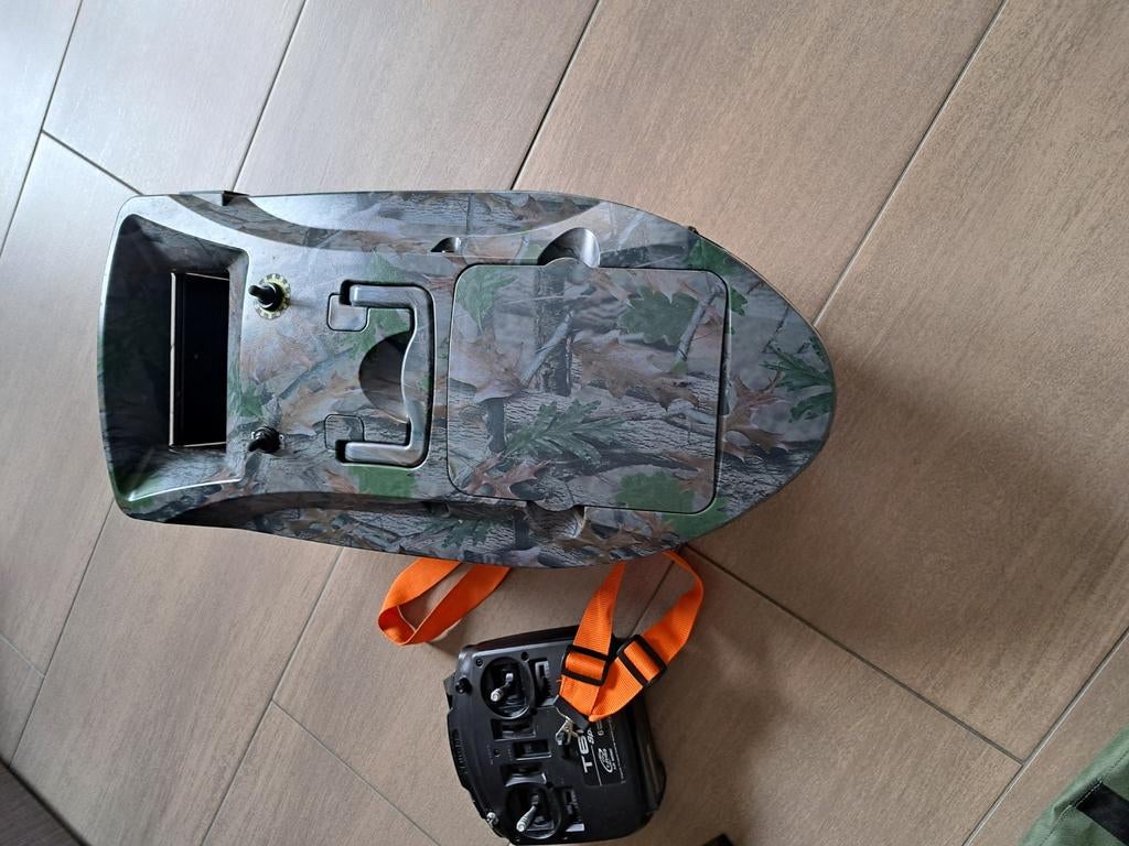 Voerboot karpervissen Nanotec met lithium accu's, Watersport en Boten, Hengelsport | Karpervissen, Ophalen of Verzenden, Gebruikt