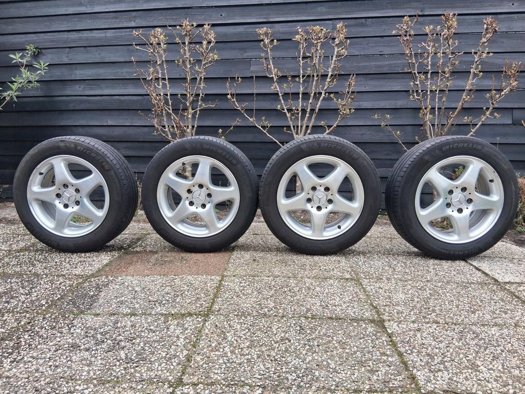 Mercedes W203 c180 Avantgarde velgen met Michelin Primacy 4, Auto-onderdelen, Banden en Velgen, Ophalen, Gebruikt, 16 inch, Banden en Velgen