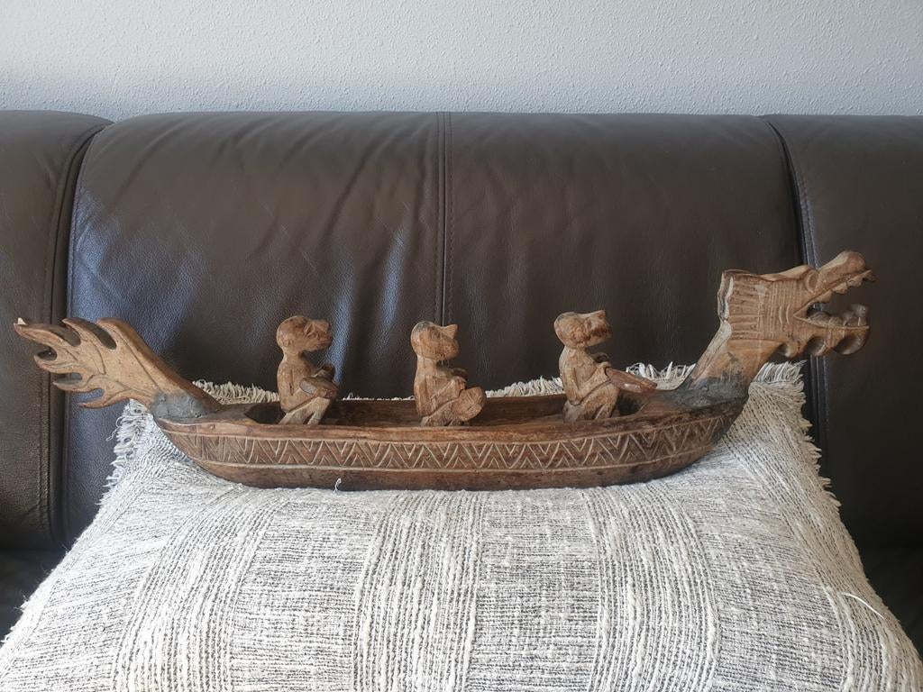 Handgesneden grote drakenboot., Ophalen of Verzenden