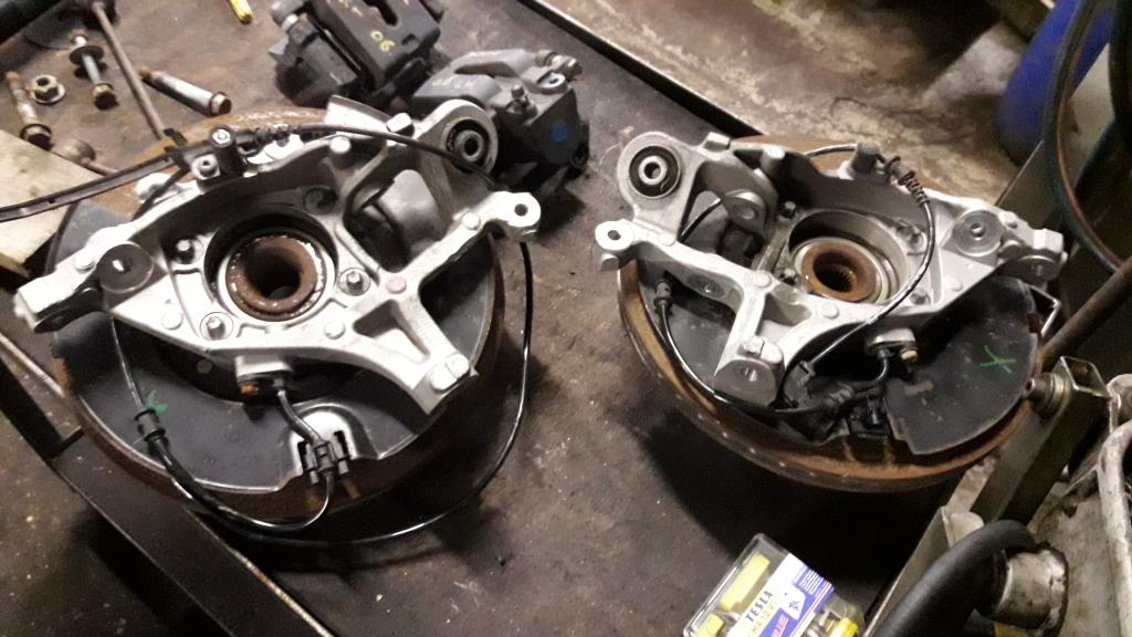 Chrysler 300C 2005-2010 rh fusee lichaam achter, Gebruikt, PO Box 21-8004 | Auburn Hills, MI 48321-8004, Chrysler, Ophalen of Verzenden