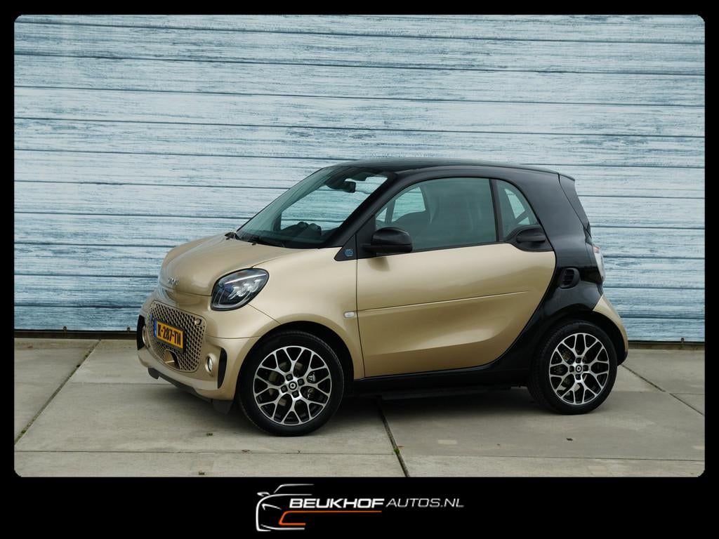 Smart Fortwo EQ Comfort PLUS 18 kWh Sport Leer Camera Pano, Automaat, Achterwielaandrijving, Zwart, Overige kleuren