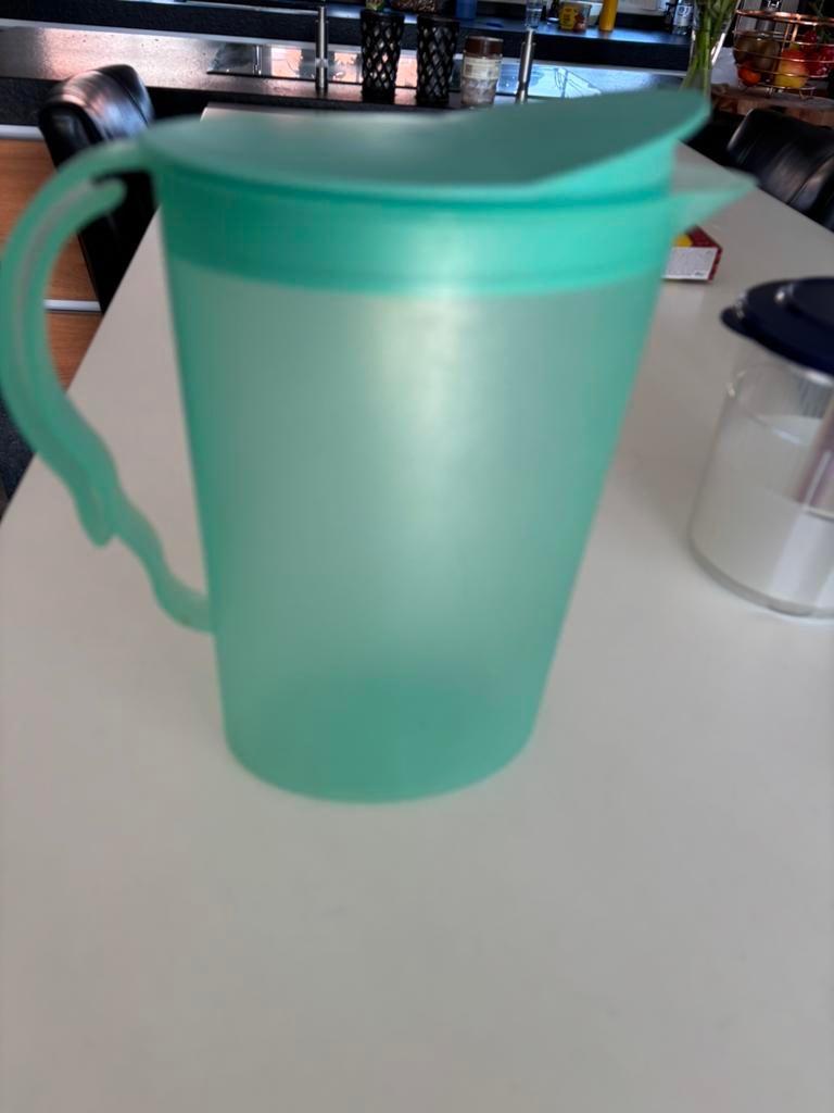 Grote Tupperware sapkan waterkan 2,1 liter, Ophalen of Verzenden, Zo goed als nieuw, Beker of Kan