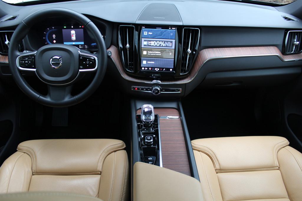 Volvo XC60 2.0 T6 Plug-in hybrid AWD Ultra Dark | Panorama d, Automaat, 12 maanden, Gebruikt, Euro 6