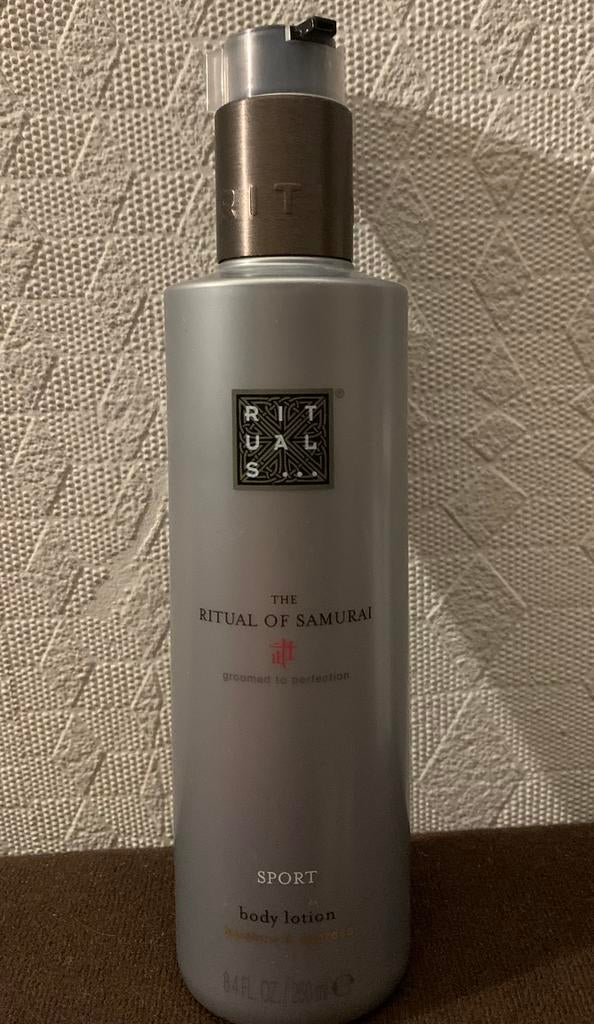 Rituals Samurai sport body lotion 250ML, Sieraden, Tassen en Uiterlijk, Uiterlijk | Lichaamsverzorging, Nieuw, Bodylotion, Crème of Olie