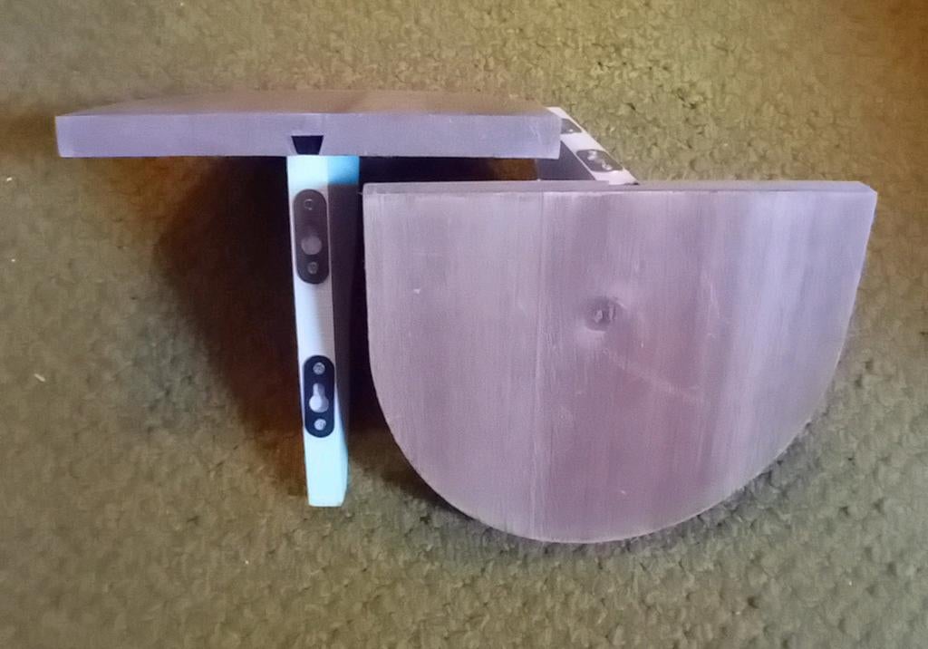 Houten wandhangers, Ophalen