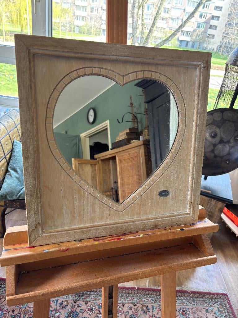 Landelijke houten spiegel met hartvorm, Huis en Inrichting, Woonaccessoires | Spiegels, Ophalen of Verzenden, Rechthoekig, Minder dan 50 cm