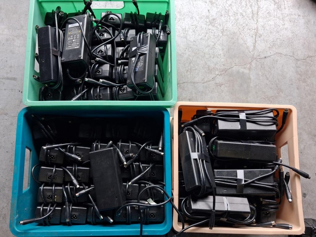 Partij acculaders  Stella type 2   65 stuks, Pyter jurjensstrjitte stiens, Ophalen of Verzenden, Zo goed als nieuw, Stella