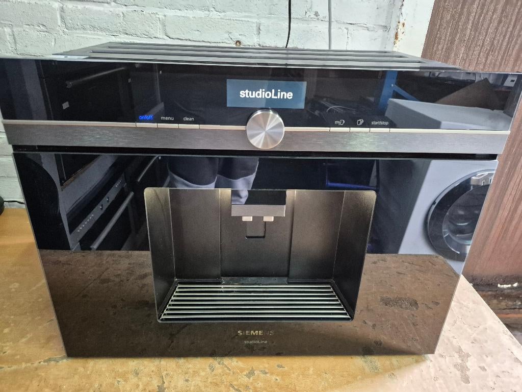 NIEUW MODEL SIEMENS STUDIOLINE CT836LEB6 KOFFIEAUTOMAAT, Gebruikt, Info@siemens.nl, 10 kopjes of meer, Koffiemachine