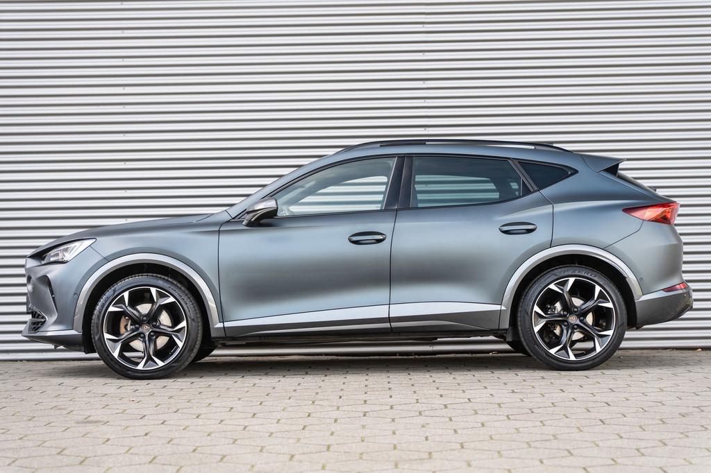 CUPRA Formentor 1.5 TSI PANO BEATS LEDER CAMERA KEYLESS VOL!, 15 km/l, Zwart, 4 cilinders, Startonderbreker