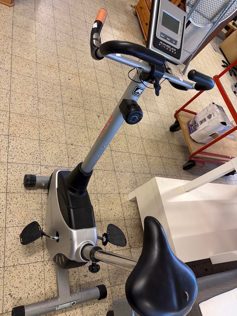 Hometrainer Rambler - Perfect voor thuisworkouts, Sport en Fitness, Ophalen, Gebruikt, Kringloop, Metaal
