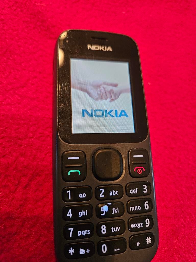 Bijna gratis Als Nieuw Nokia model 100,met oplader €14,50, Ophalen of Verzenden, Zo goed als nieuw, Zwart