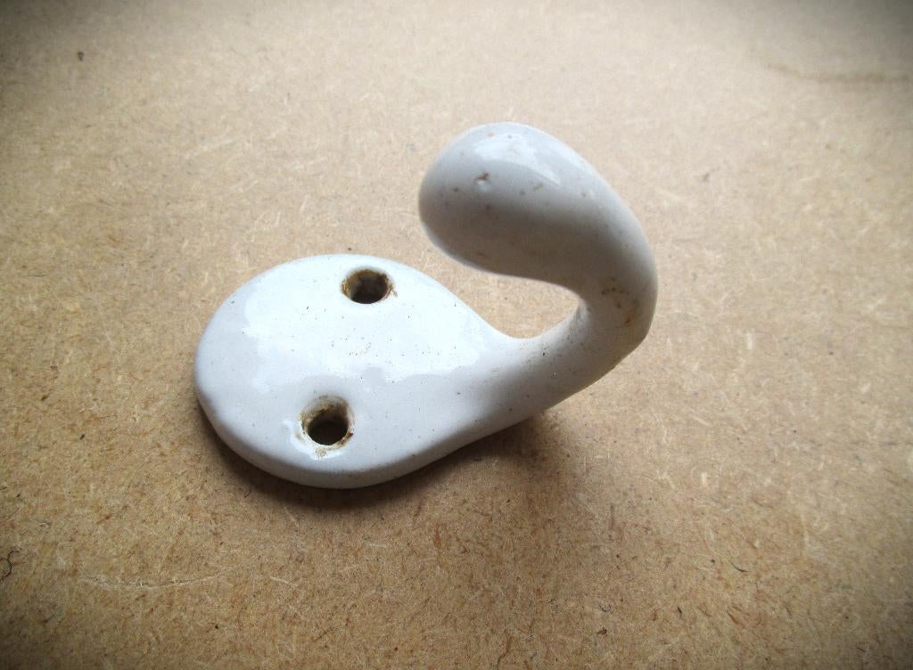 Emaille IJzeren haak~Wandhaak~Antiek Haakje geemailleerd, Ophalen of Verzenden