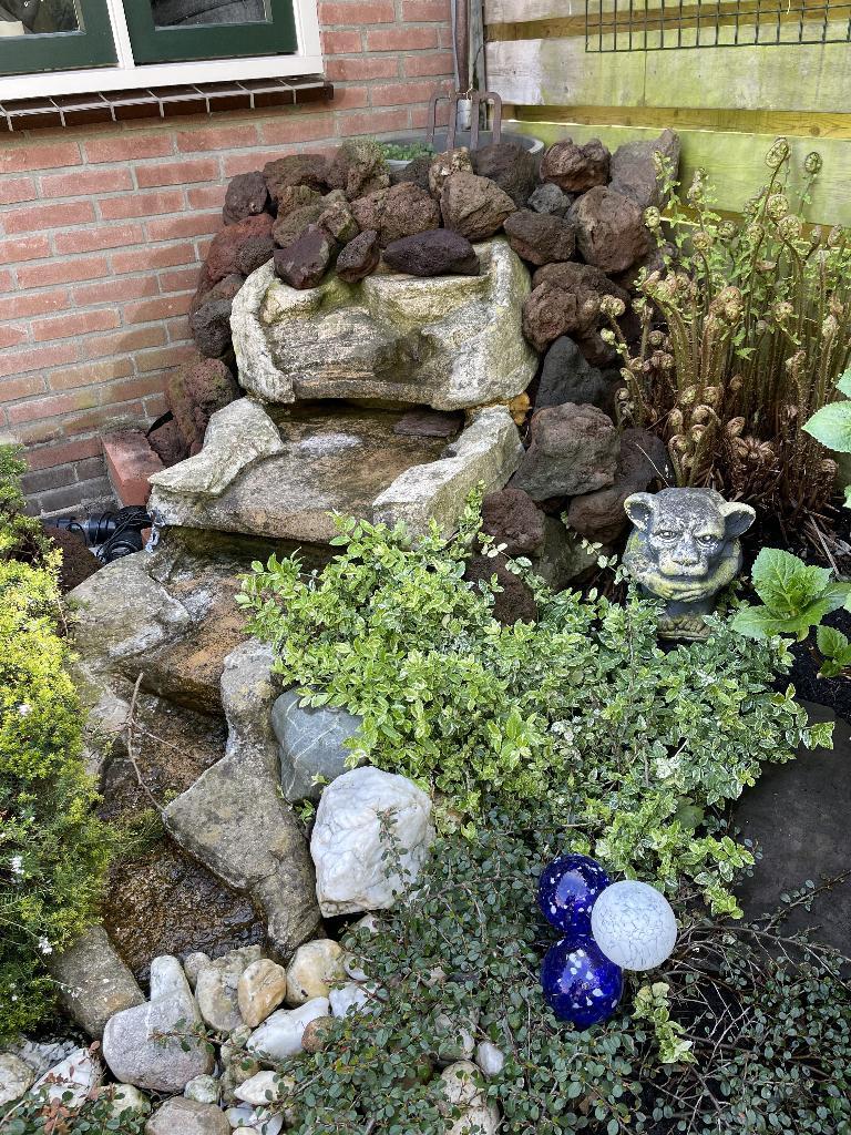 Te koop waterval vijferpomp en drukfiter met UV lamp, Tuin en Terras, Waterpartijen en Fonteinen, Ophalen, Gebruikt, Beton, Waterval