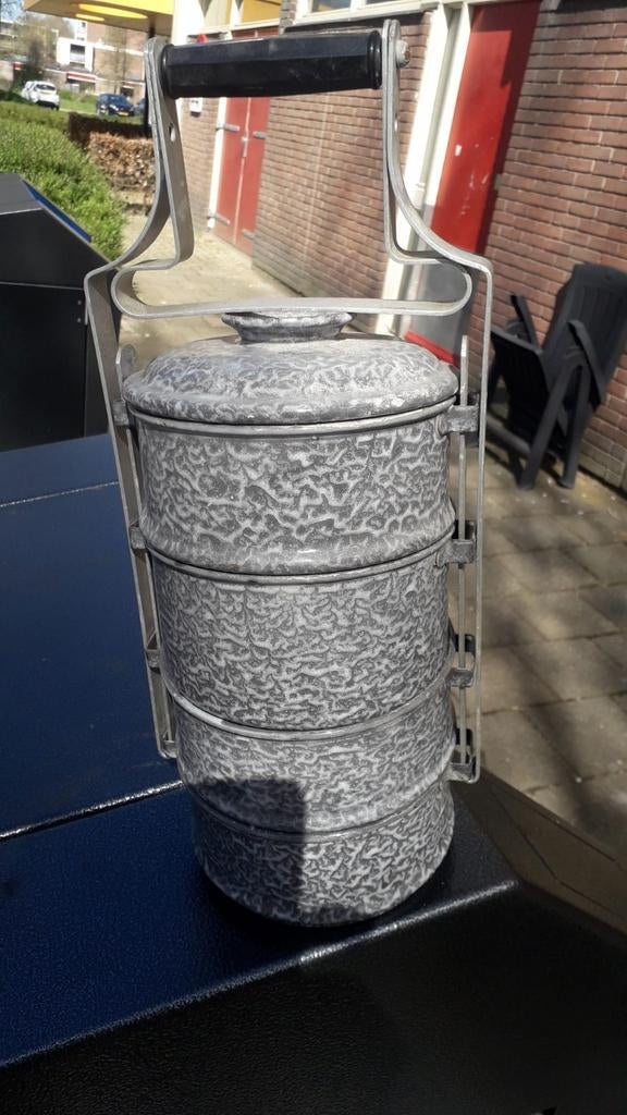 Ouderwetse tiffin, Ophalen