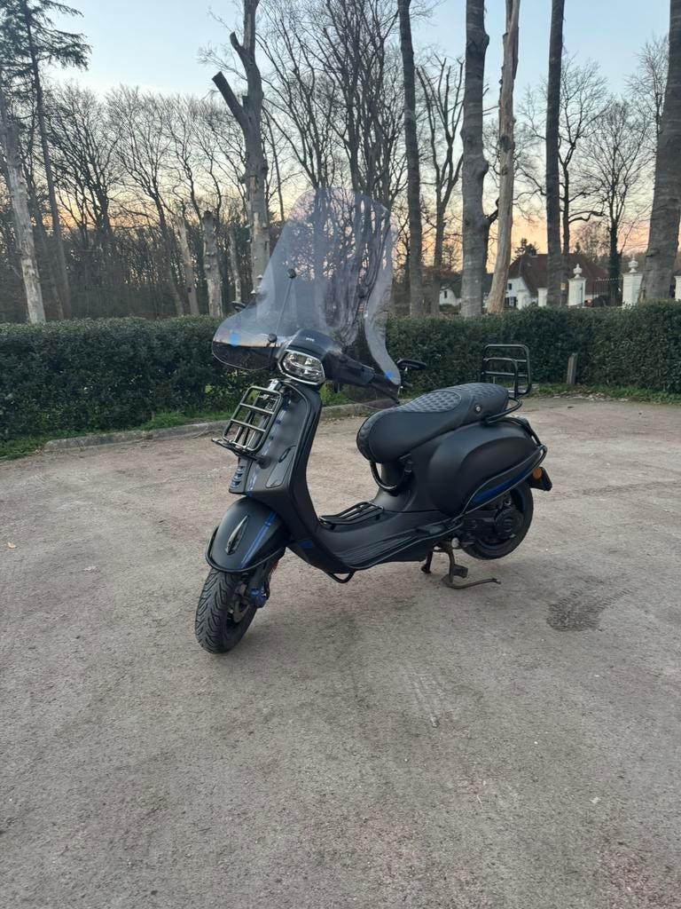 Full option Vespa Sprint 2023, Ophalen, Zo goed als nieuw, Benzine