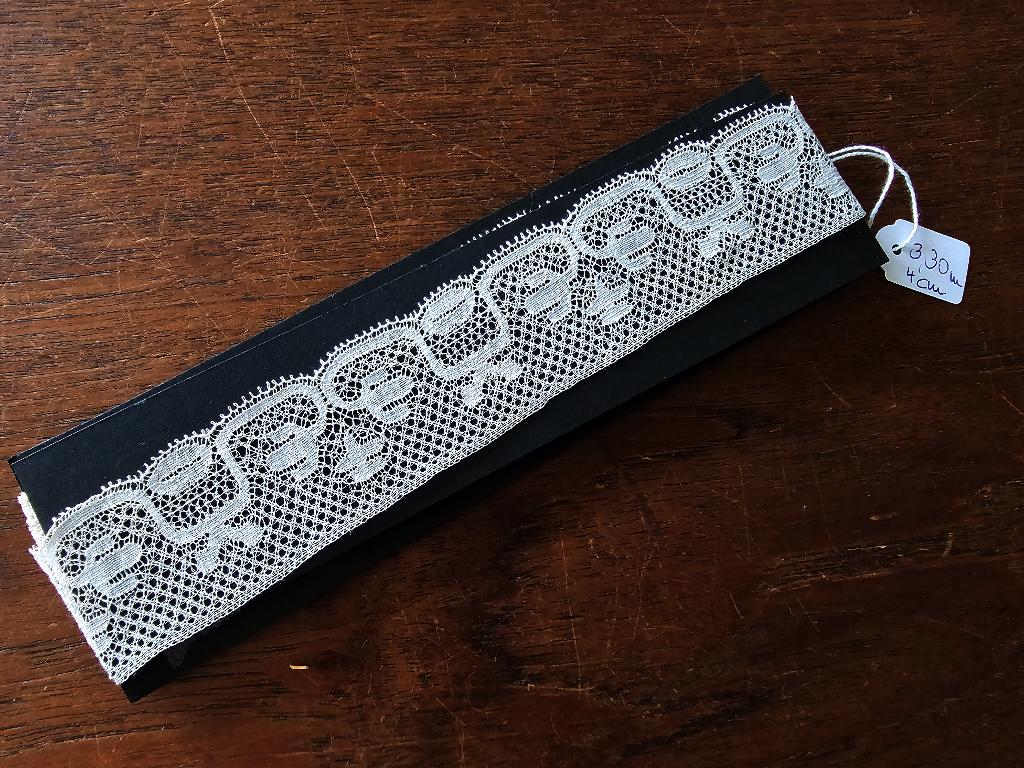 Fijn oud geklost KANT: 3,30 meter lang, 4 cm breed / nr.64, Ophalen of Verzenden, Nieuw, Kant