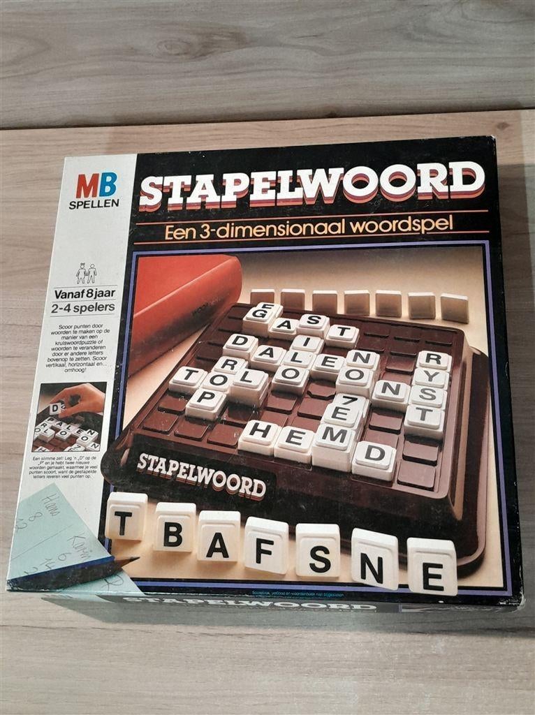Stapelwoord - 3d woordspel - s5391, Hobby en Vrije tijd, Gezelschapsspellen | Bordspellen, Verzenden, Zo goed als nieuw
