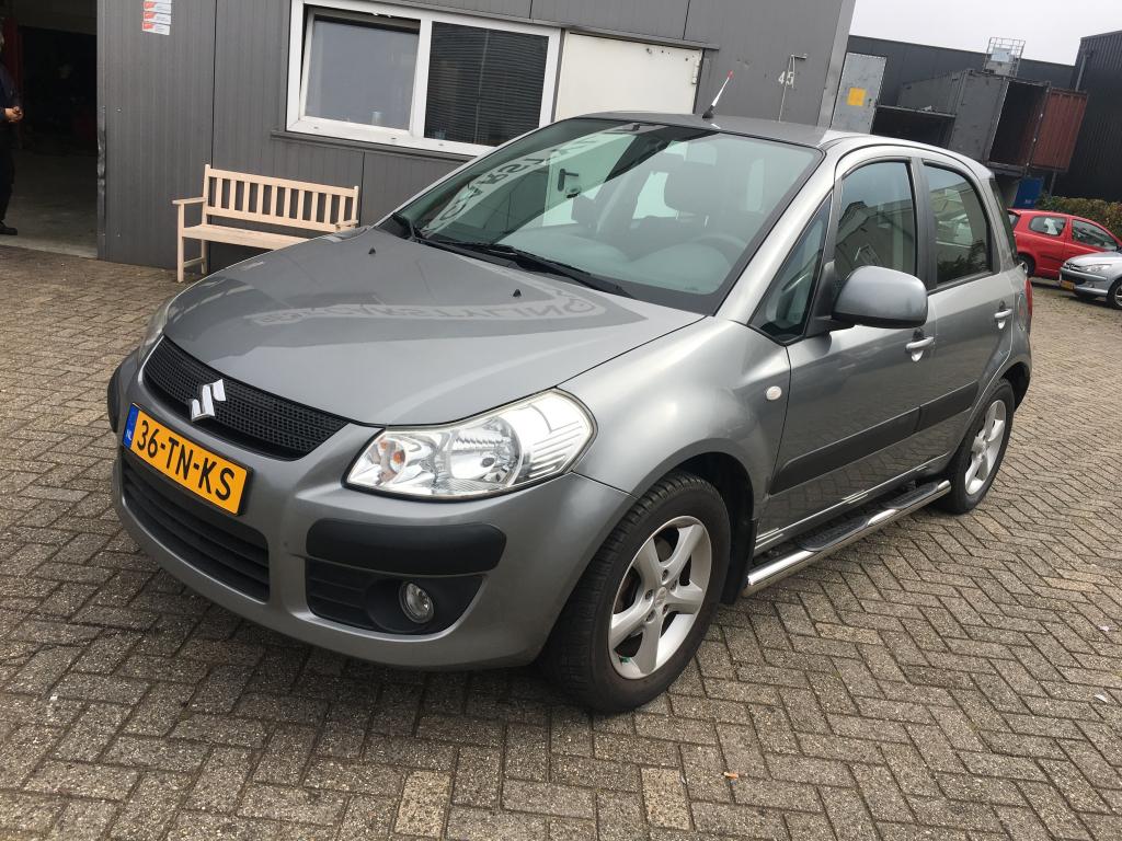 Suzuki SX4 Sidebars met opstapjes steps