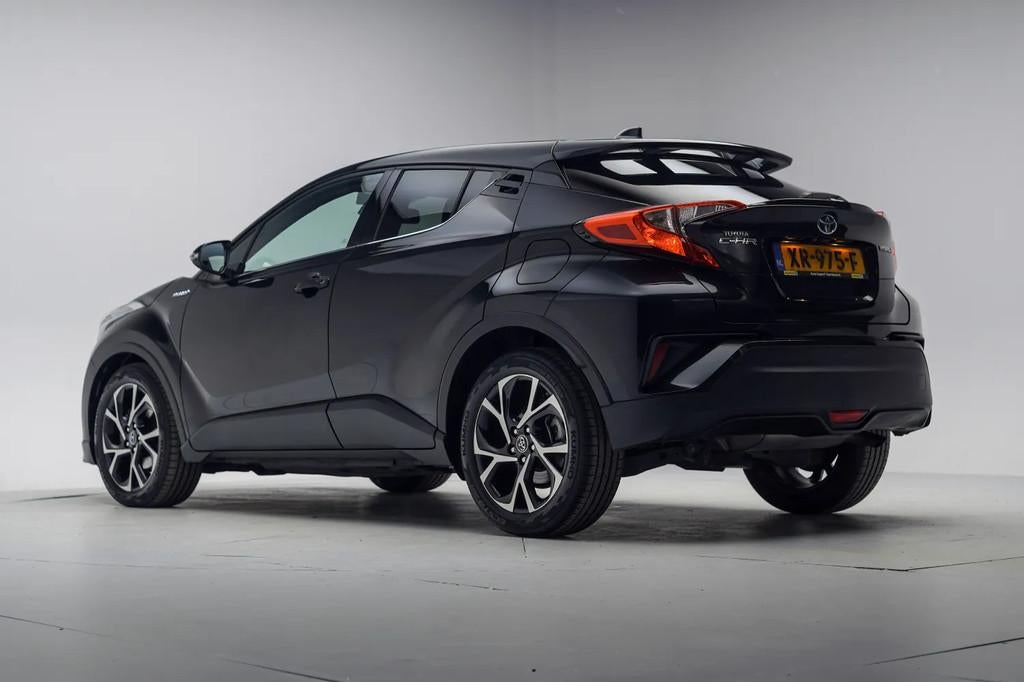 Toyota C-HR 1.8 Hybrid Dynamic Aut. [ Navigatie Camera Stoel, Automaat, 4 cilinders, Zwart, 26 km/l