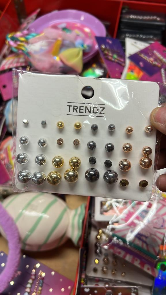 Partij sieraden 240 x verpakking nieuw bieden, Diversen, Rommelmarktspullen, C, Nieuw, Ophalen of Verzenden, C