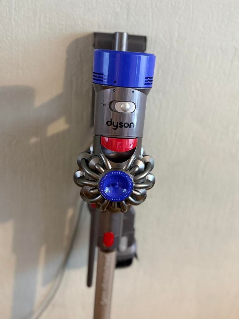Dyson V6 Motorhead met nieuwe 3500mAh accu, Stofzuiger, Ophalen of Verzenden, Zo goed als nieuw, Minder dan 1200 watt