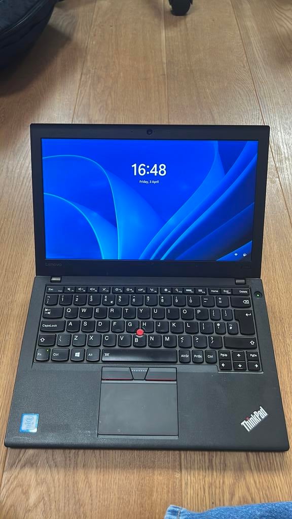 Lenovo ThinkPad X250 - 8GB RAM - 240 GB SSD - i5 6300U CPU, 2 tot 3 Ghz, Qwerty, 8 GB, 12 inch