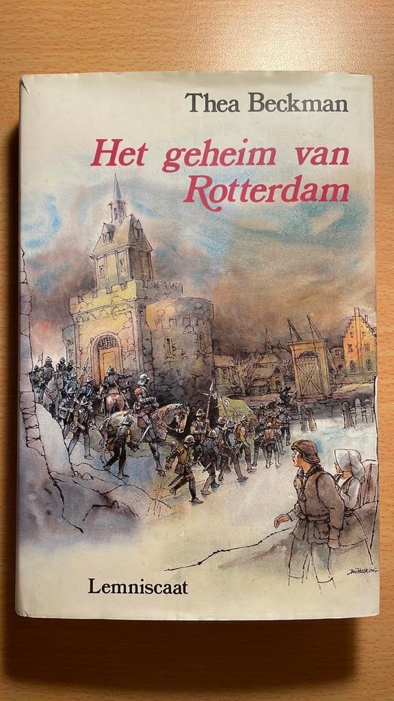 Het geheim van Rotterdam - Thea Beckman, Ophalen of Verzenden, Zo goed als nieuw