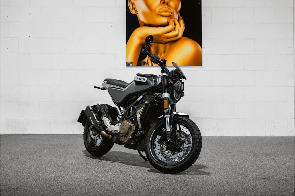 Husqvarna Svartpilen 401 Veel extra's nw prijs € 7600,00, Motoren, Motoren | Husqvarna, Bedrijf, Overig, 12 t/m 35 kW, ABS, LED Verlichting