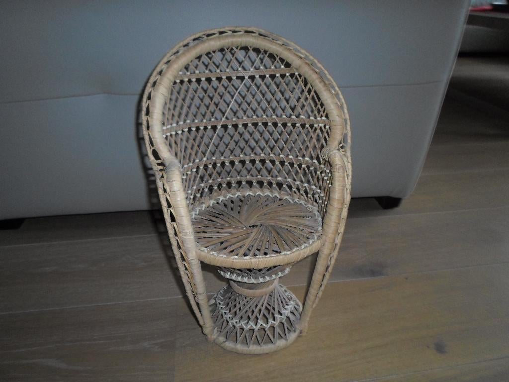 poppen stoeltje hoogte 40 cm, Ophalen, Zo goed als nieuw, Accessoires