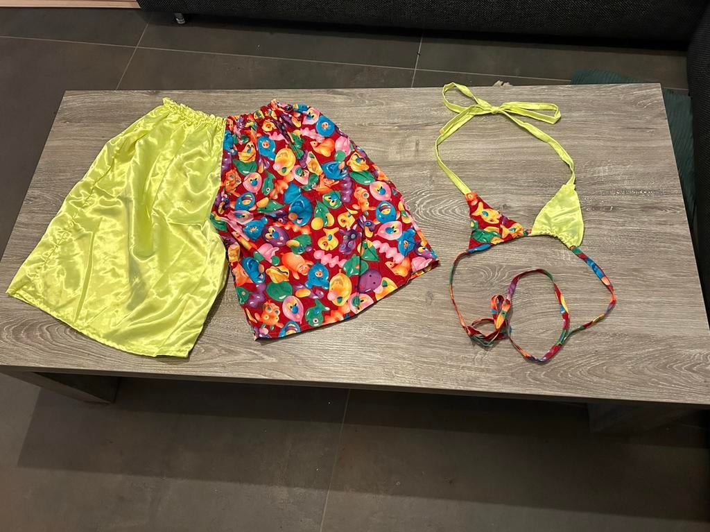 27x zwembroek satijn / carnaval of kleine of grote loopgroep, Kleding | Heren, Carnavalskleding en Feestkleding, Ophalen of Verzenden