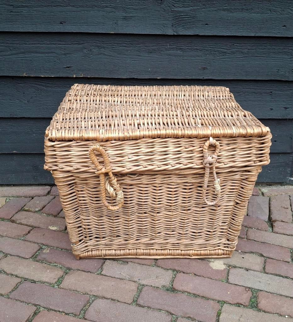 SALE! Oude rieten Bakkersmand, mand Bijzettafeltje, tafeltje, Antiek en Kunst, Curiosa en Brocante, Ophalen of Verzenden