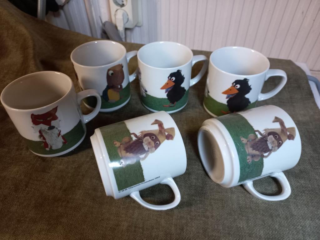 Nieuwe  oude fabeltjeskrant mokken., Huis en Inrichting, Keuken | Servies, Nieuw, Ophalen of Verzenden, Overige stijlen, Kop(pen) en/of Schotel(s)