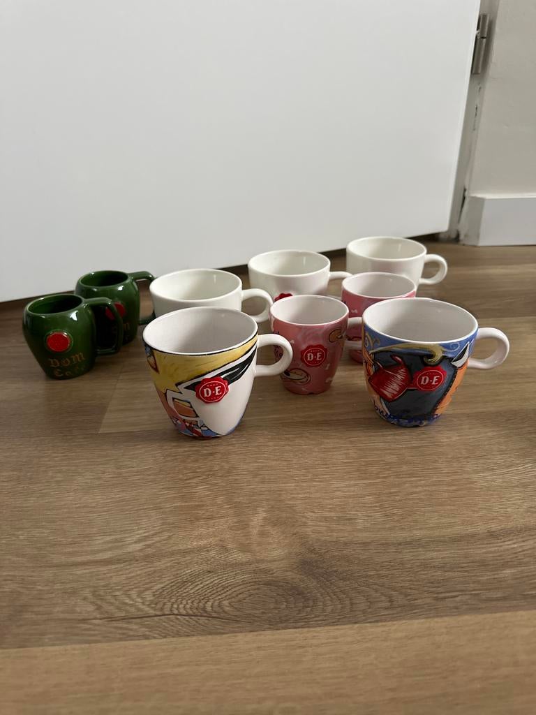 Collectie van 9 Douwe Egberts koffiekopjes, Antiek en Kunst, Ophalen