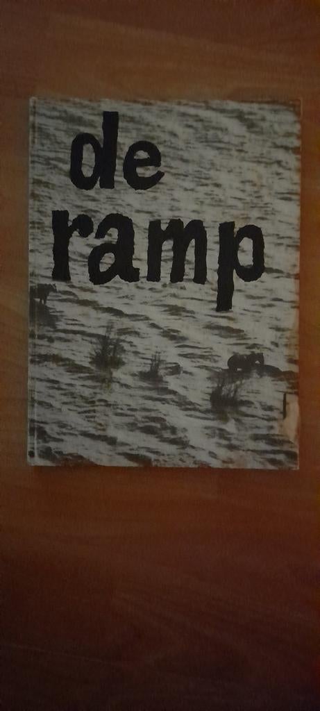 De Ramp met landkaart van de verdronken gebieden, Ophalen of Verzenden, 20e eeuw of later, Zo goed als nieuw