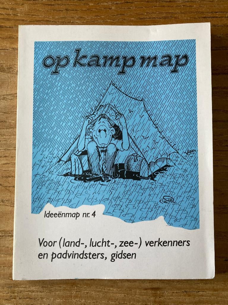 Vintage scouting boek - Op kamp map - 1985, Ophalen of Verzenden, Zo goed als nieuw, Boek of Tijdschrift
