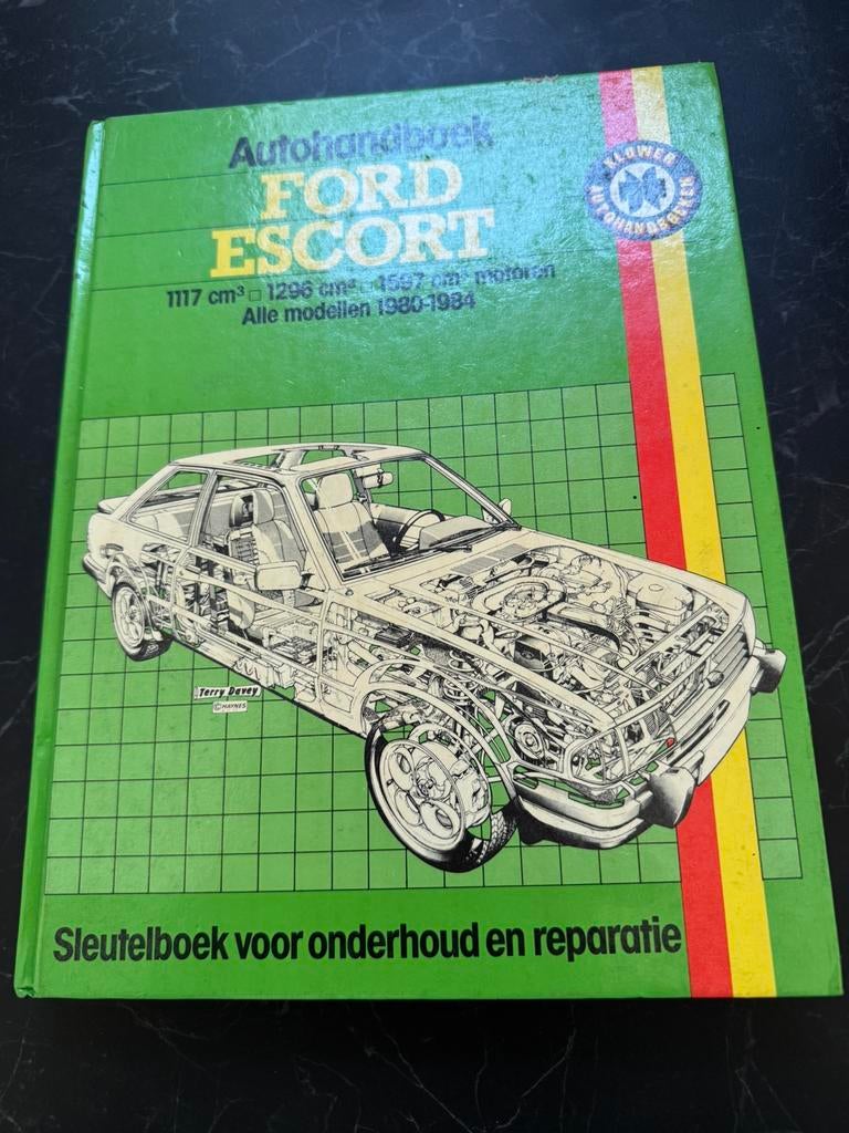 Kluwer autohandboek - Ford Escort sleutelboek Kluwer 1986, Gelezen, Ford, Ophalen of Verzenden, Terry Davey