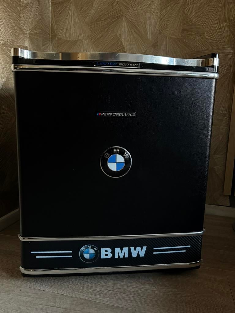 Limited edition BMW koelkast, Witgoed en Apparatuur, Koelkasten en IJskasten, Zonder vriesvak, 160 cm of meer, Ophalen of Verzenden