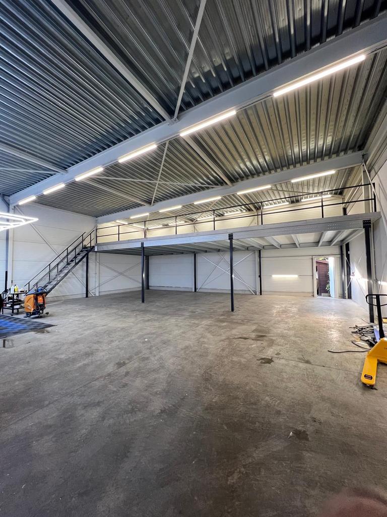 Nieuwe Entresolvloer: 10.000 x 8.000 80m2 3 meter hoog, Ophalen of Verzenden