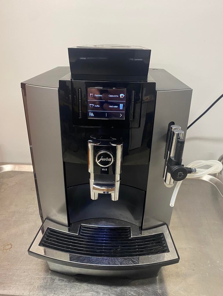 Jura we8 dark inox netjes 675€ bonen machine, Ophalen, Afneembaar waterreservoir, Gebruikt, 10 kopjes of meer