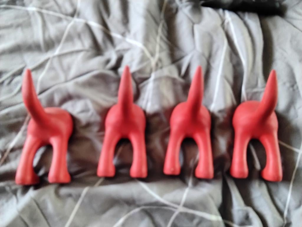 4 ophanghaken / kapstokhaken bijna gratis, Ophalen