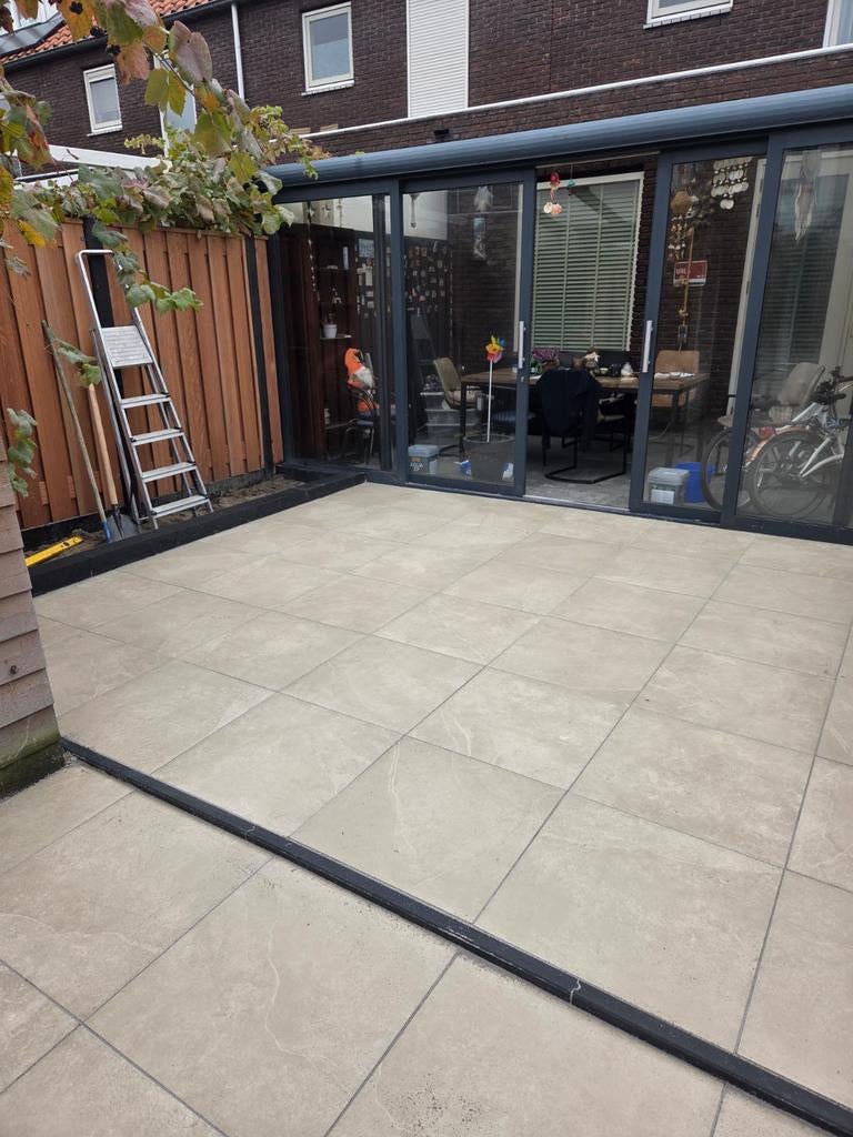 Stratenmaker, tegelaar, Garantie, Tuin- of Vijveraanleg