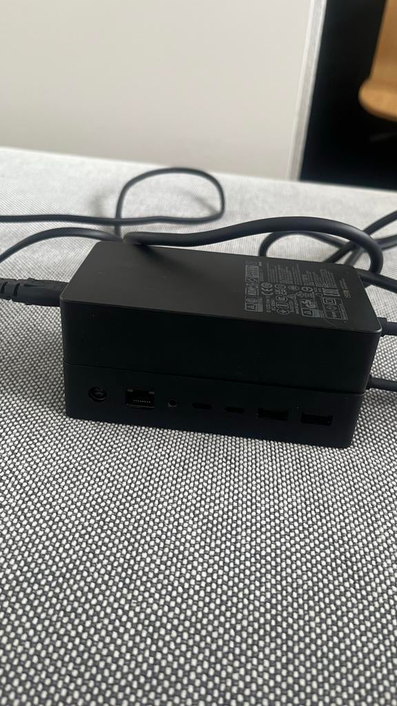 Microsoft Surface Dock 2 - Perfecte staat!, Computers en Software, Dockingstations, Ophalen, Zo goed als nieuw, Docking station