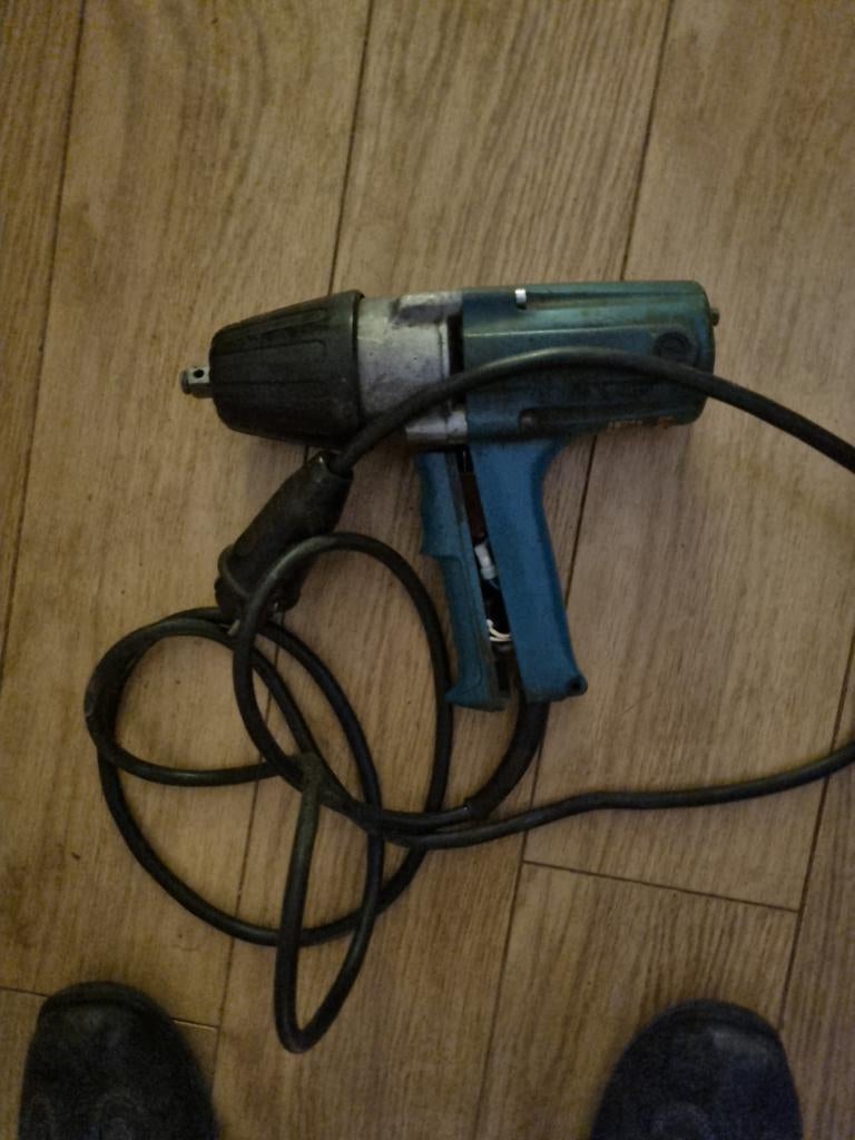 Makita slagmoersleutel defect 220nm, Ophalen of Verzenden, Gebruikt