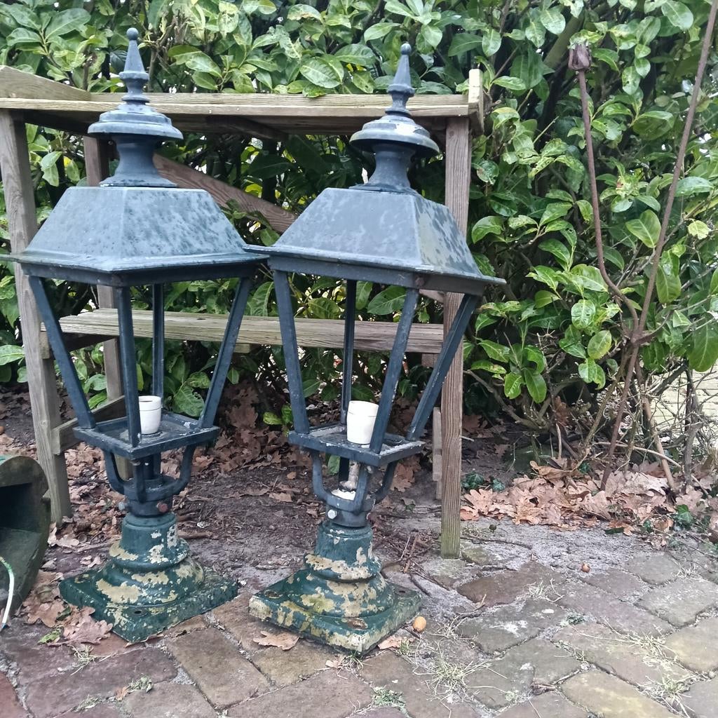 Twee lampen kappen, Ophalen, Netvoeding, Minder dan 50 watt