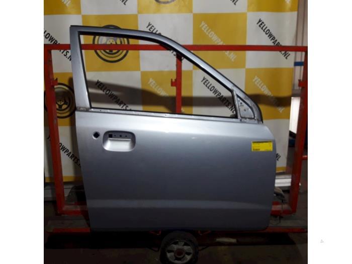 Portier 4Deurs rechts-voor van een Suzuki Alto (ZJ5), Gebruikt, -, Deur, -