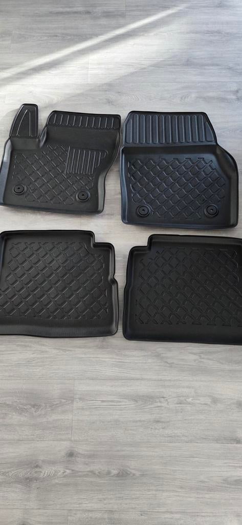 Nieuwe Kunststof Automatten Ford Kuga bj 2013-2020, Ophalen of Verzenden, Nieuw