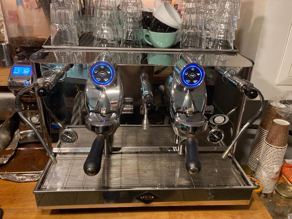 Espressomachine 2groep, Professioneel, Gebruikt, Espresso apparaat, 10 kopjes of meer, Gemalen koffie