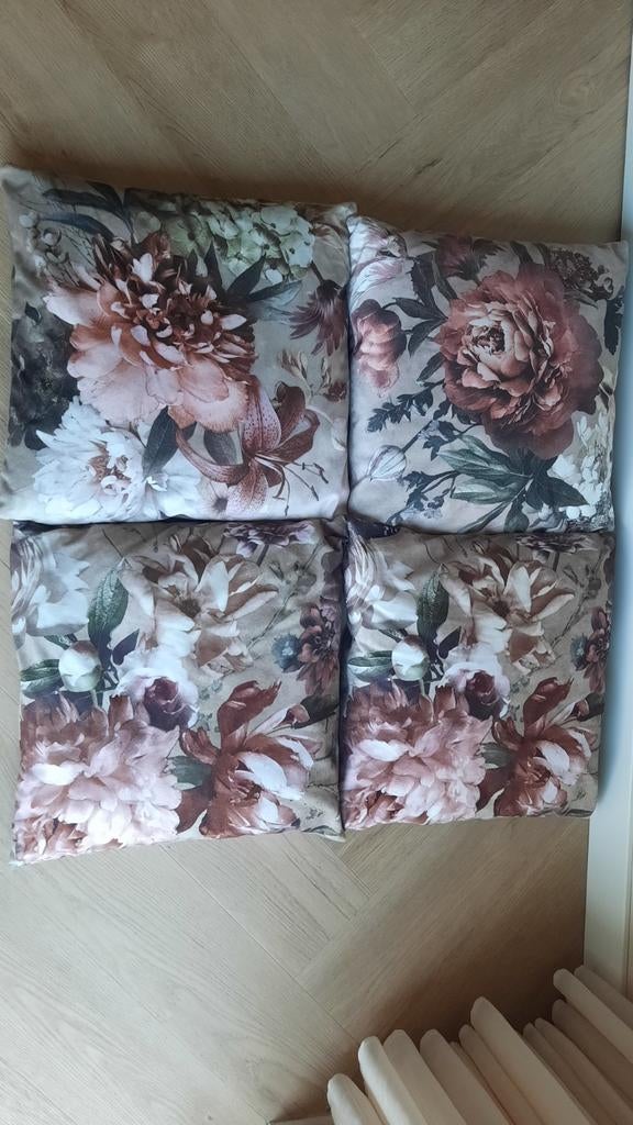 Vier sierkussens 40x40 ROZEN grijs/oud roze/grijsgroen, Ophalen of Verzenden, Zo goed als nieuw, Grijs, Vierkant