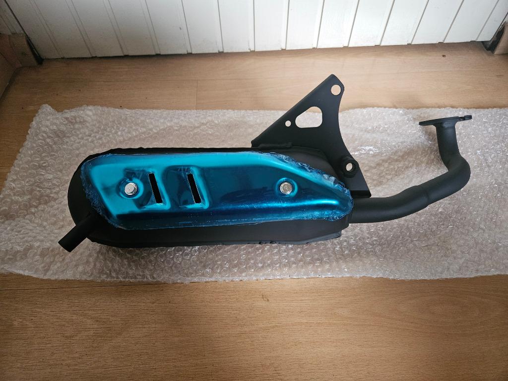 Nieuw! Standaard uitlaat Minarelli horizontaal SR Aerox Neos, Uitlaat, Ophalen of Verzenden, Minarelli Horizontaal, AC LC